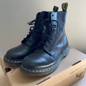 Dr Martens Pascal boots US 8 black noir